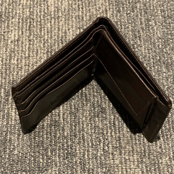 Gucci Bi-Fold Wallet 3 Card Slots, Change Purse & 2 Cash Bill Pockets - Picture 10 of 11